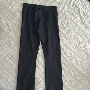 UnderArmor black Capri length leggings! Size medium
